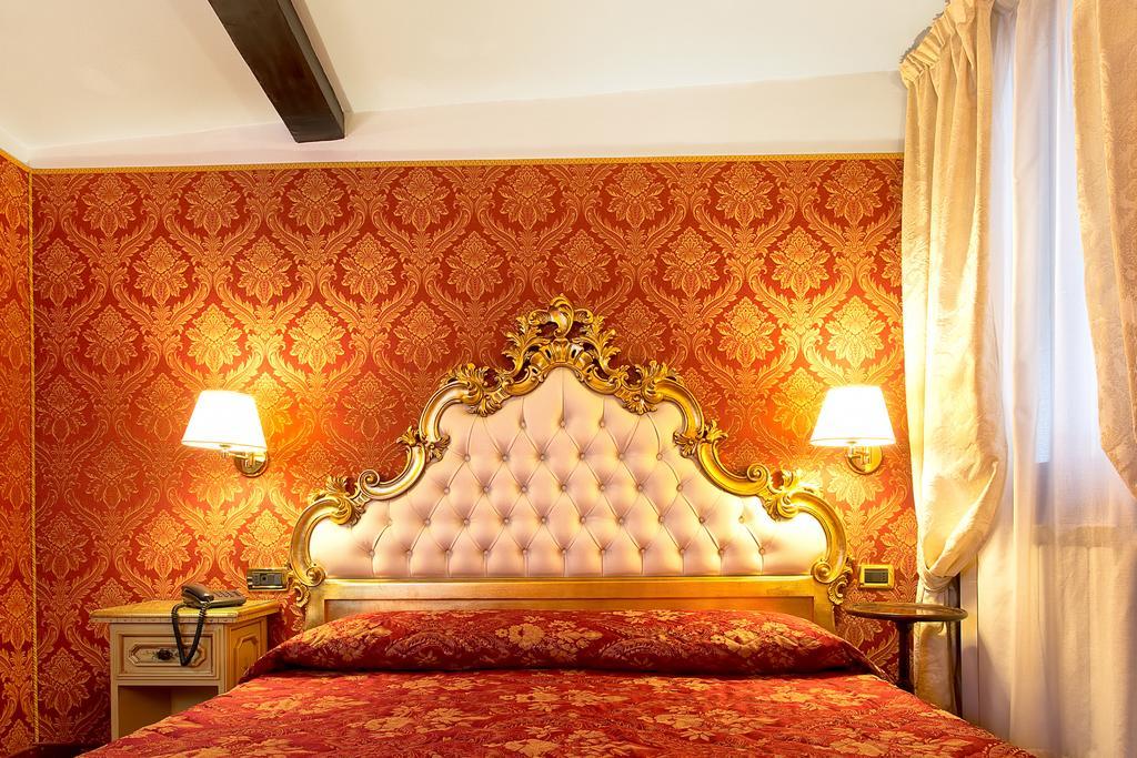 Ca' Della Loggia Bed & Breakfast Venesia Bagian luar foto